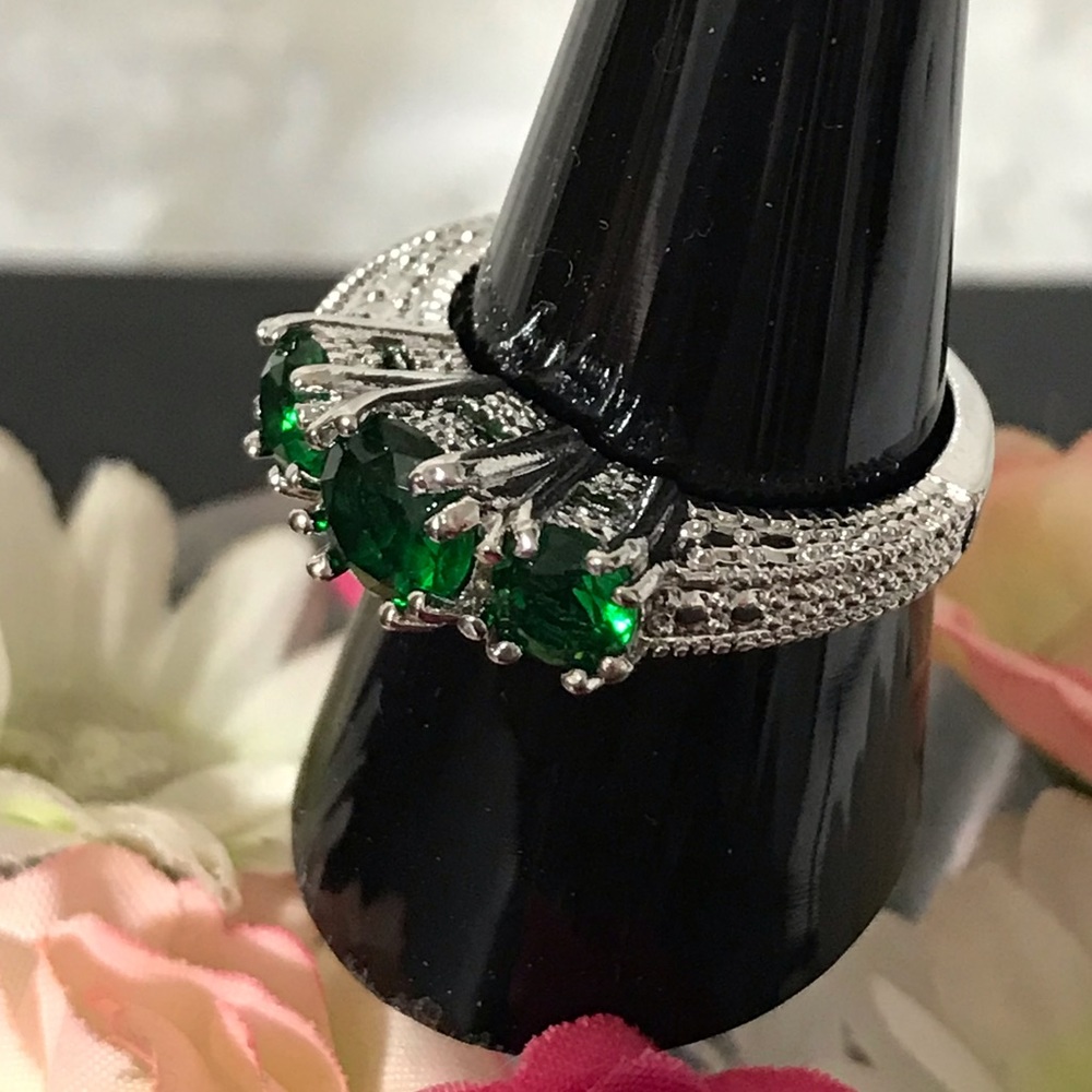 Sterling Silver Lab Made Emerald ring